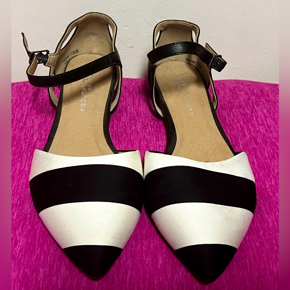 Chinese Laundry Flats- please read description about lining of shoe